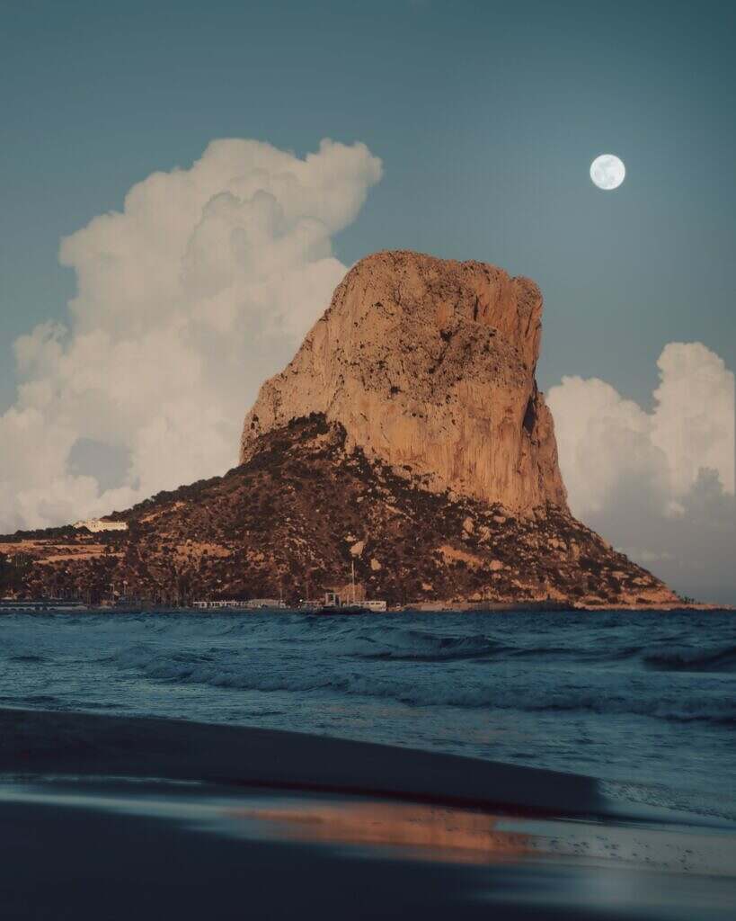 Along the costa blanca there is a boulder called Penyal d'Ifach